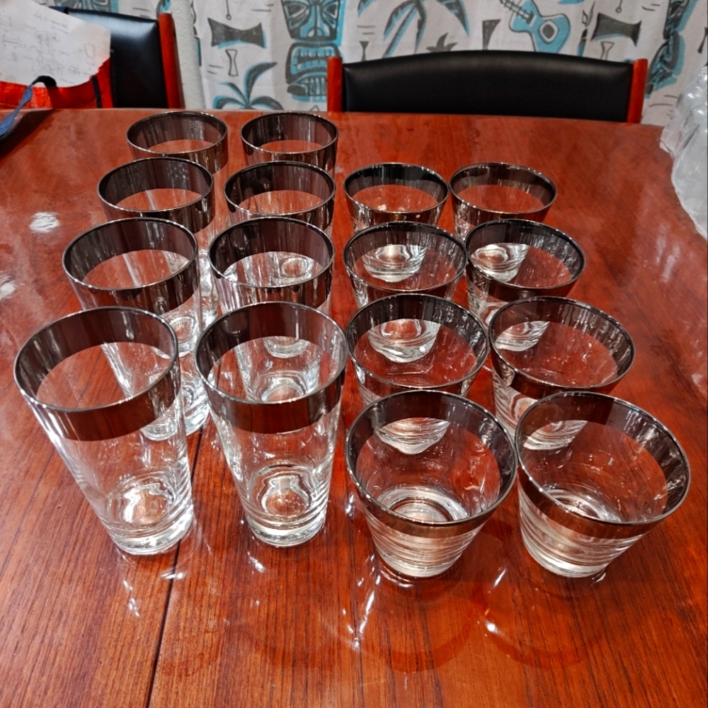 Vintage MCM Dorothy Thorpe mercury glass set